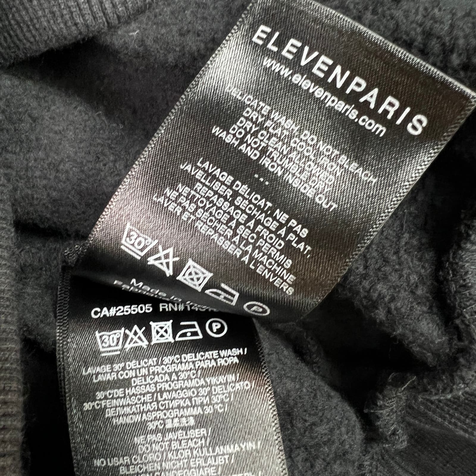 Elevenparis Men Black Sweater US XL Gremlins Print Hoody